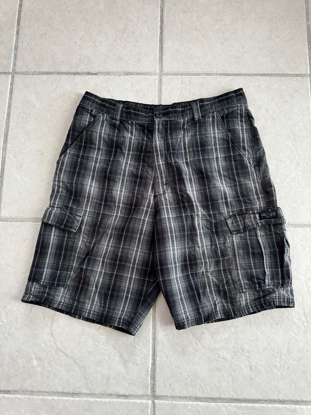 Wrangler Mens Size 36 Cargo Shorts Plaid Drawstring Casual